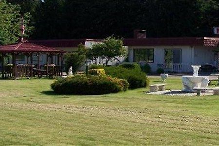 Travellers Rest Motel Salmon Arm Exterior foto
