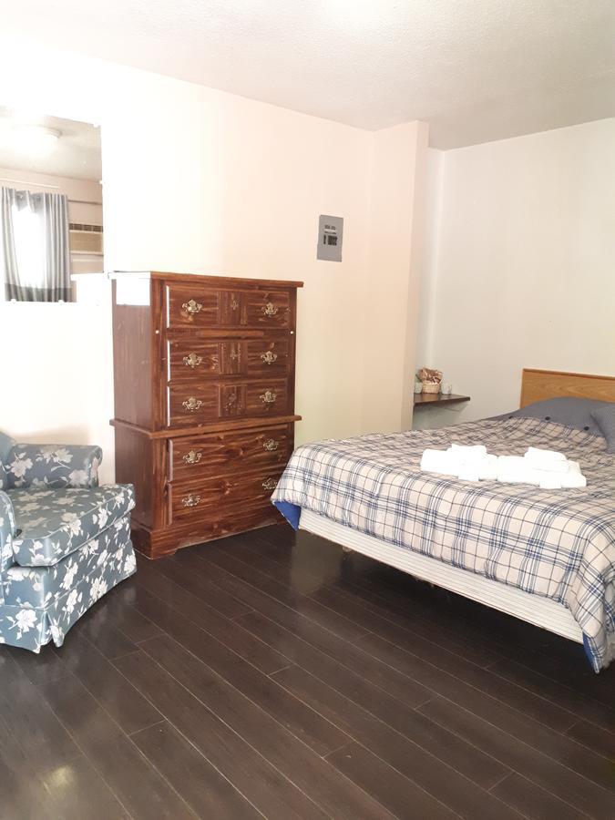 Travellers Rest Motel Salmon Arm Exterior foto